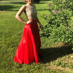 2 piece prom dress with pockets !